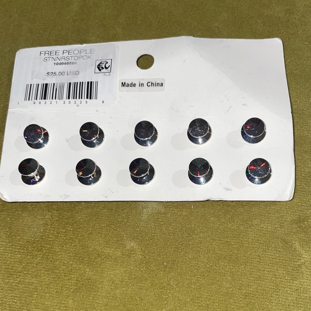 Free People Black Button Pin Set | NWT | 10-Piece​ - Picture 3 of 4